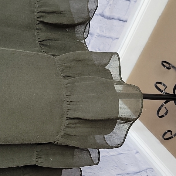 BANANA REPUBLIC Olive Green Pleated and Ruffled Sleeveless Dress OOP - Picture 3 of 9